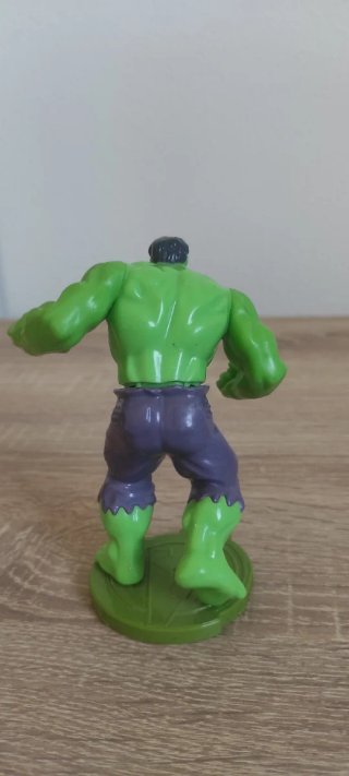 Figuras Hulk y Batman
