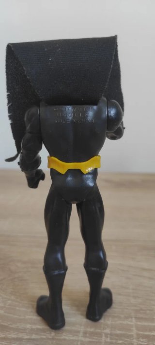Figuras Hulk y Batman