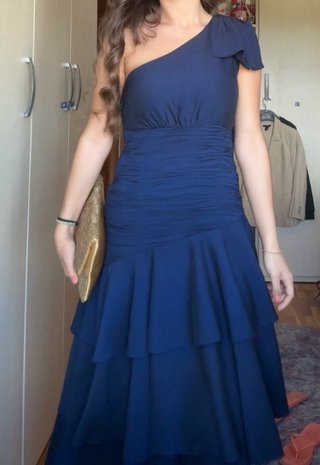 Vestido VILA azul marino asimétrico