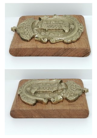 Antiguo raro escudo de La Coruña de bronce macizo.