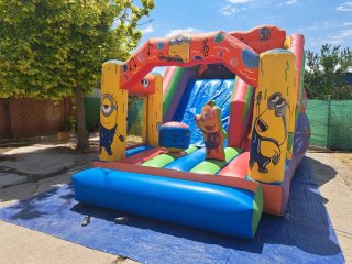 Alquiler. Castillo hinchable grande Minions