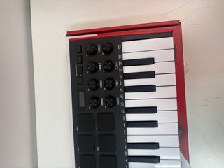 Akai MPK Mini MK3 Teclado Controlador MIDI