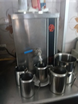 Termo para leche 10L con las jarras incluidas
