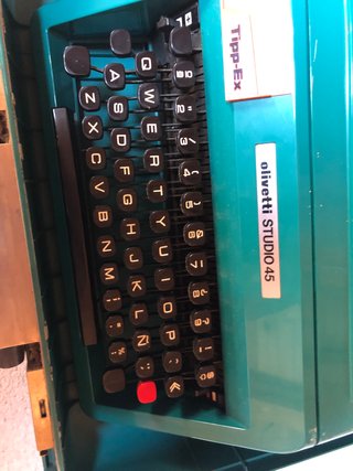 Máquina de escribir Olivetti Studio 45