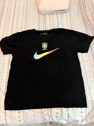 Camiseta Nike Brasil Negra Multicolor