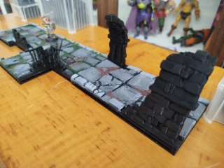 Tablero modular HeroQuest y miniaturas