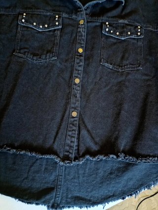 Chaqueta vaquera Zara con tachuelas Talla M