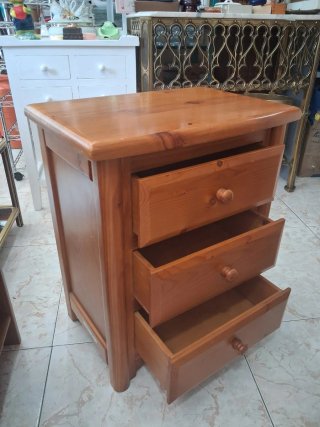Mesita de noche madera maciza