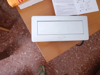 Enchufes empotrables para escritorio