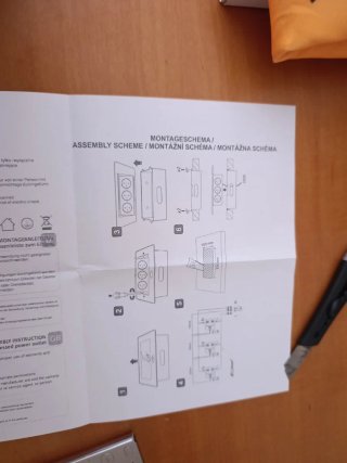 Enchufes empotrables para escritorio