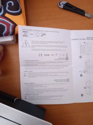 Enchufes empotrables para escritorio