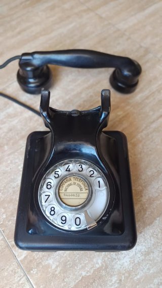 Teléfono antiguo Standard Eléctrica 5519-A