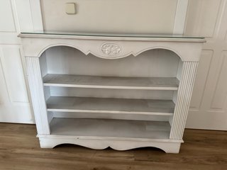 Mueble estante de madera blanco