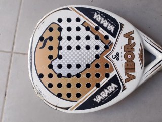 Pala de pádel Vibor-A Yarara Carbon+