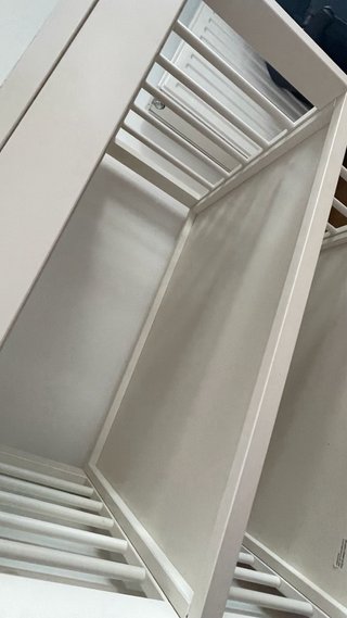 Cambiador de bebé blanco