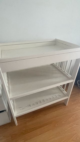 Cambiador de bebé blanco