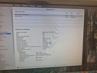 Apple MacBook Pro 15 2.5 GHz i7 AMD Radeon R9 M370