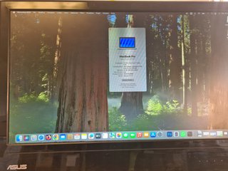 Apple MacBook Pro 15 2.5 GHz i7 AMD Radeon R9 M370