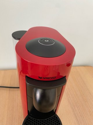 Cafetera Nespresso Vertuo Plus Cherry