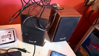 Altavoces Genius Negros y Marrones