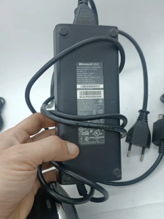 Xbox 360 Slim 250GB + GTA 4