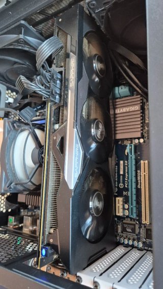 Sapphire AMD R9 Fury 4Gb HBM