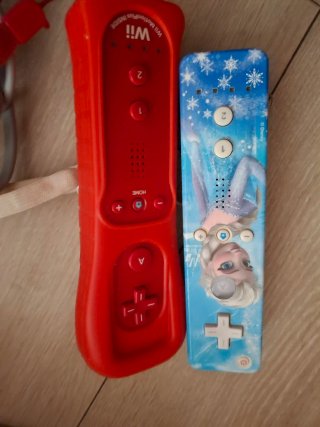 Consola Nintendo Wii Roja + Juegos