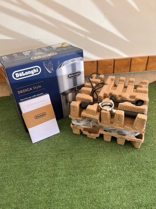 Cafetera DeLonghi Blanca 1.1L