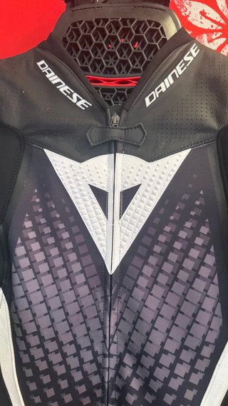 Mono Dainese Laguna Seca 6 Talla 54.