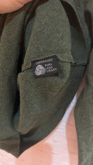 Jersey NIZAR verde cuello pico