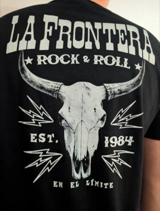 ELENA // CAMISETA NEGRA - LA FRONTERA - TALLA L -