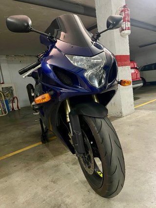 Suzuki GSX-R 600 K4/K5 Azul