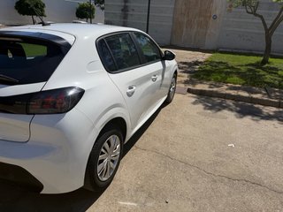 Peugeot 208 2021