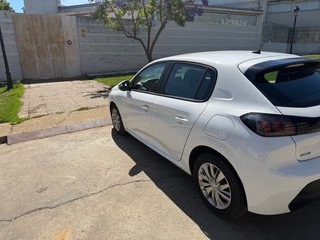 Peugeot 208 2021