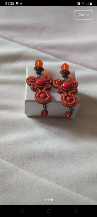 Pendientes largos con abalorios