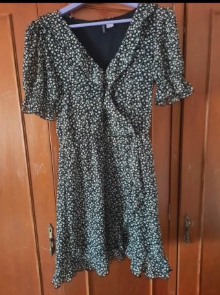 Vestido H&M floral negro y blanco