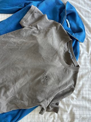 Camiseta Zara verde oliva