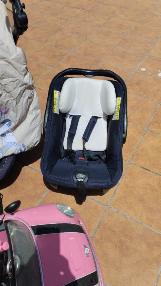 Cochecito y silla de paseo para bebé