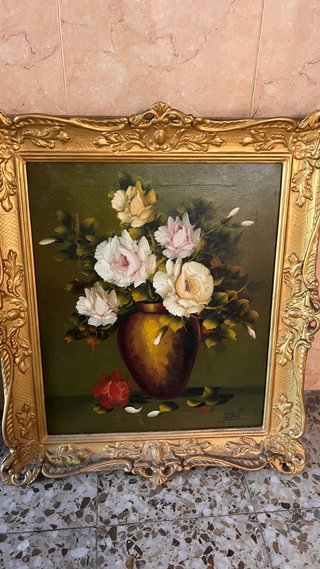 Cuadro al óleo floral con marco dorado