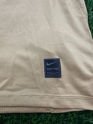 Camiseta Nike Pro Dorada Manga Larga Compresión
