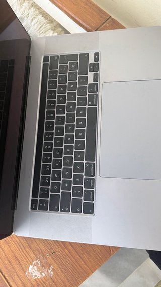 MacBook Pro 16 (2019) Plata - Pantalla Rota