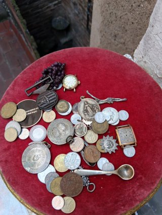 Joyero del tesoro restos objetos varios