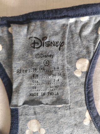 Pijama Disney Talla S , 5€ cada uno.