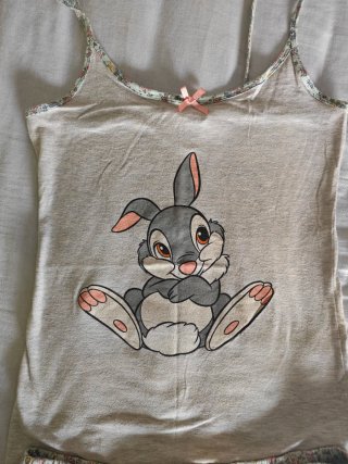 Pijama Disney Talla S , 5€ cada uno.