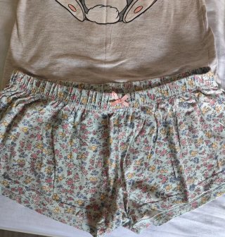 Pijama Disney Talla S , 5€ cada uno.