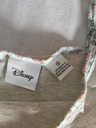 Pijama Disney Talla S , 5€ cada uno.
