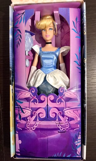 muñeca Disney store Cenicienta