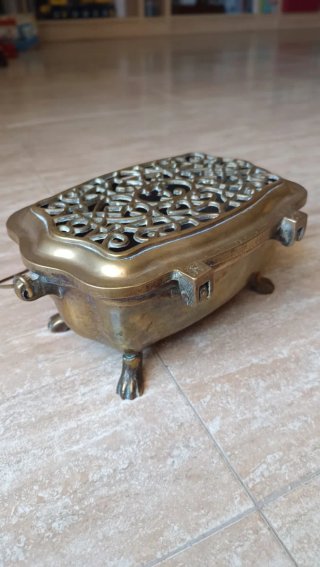 Brasero antiguo de latón con asa