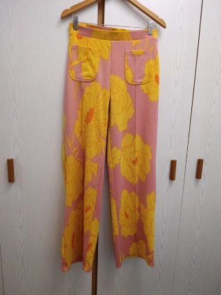 Pantalón Zara flores rosa y amarillo