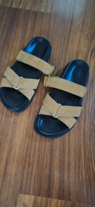 Sandalias Zara Beige y Negras